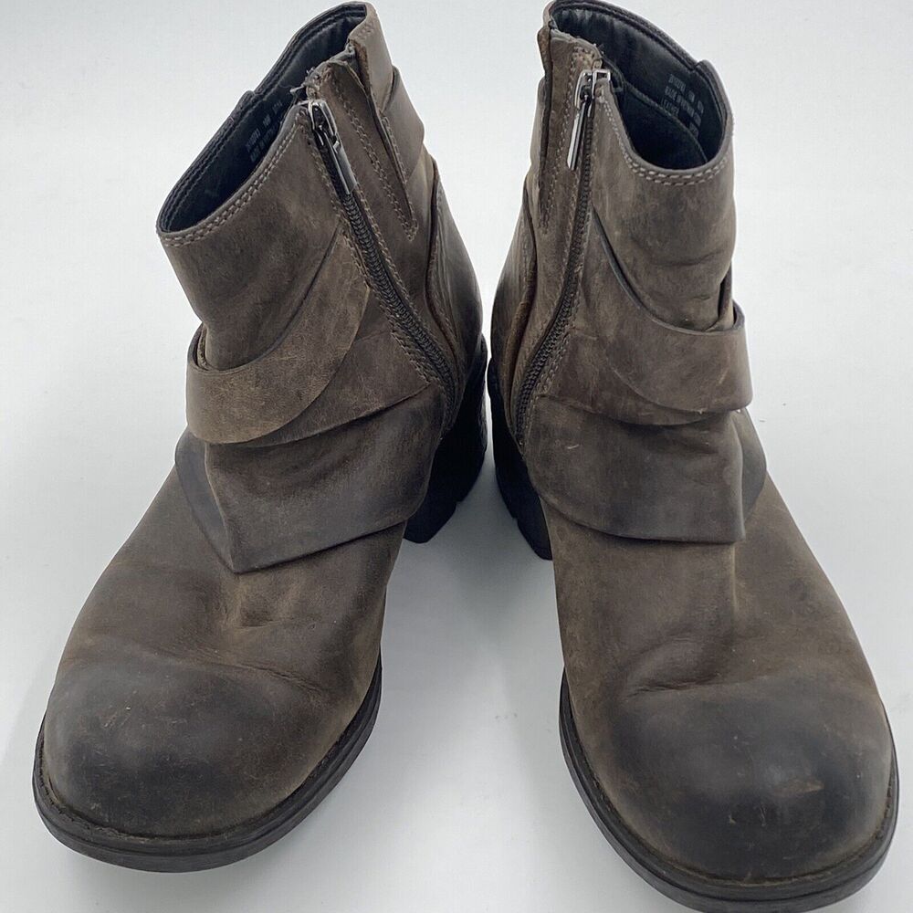 Clarks Sz 7.5 Brown Artisan Mansi Calla Short Boots Round Distressed Gorpcore